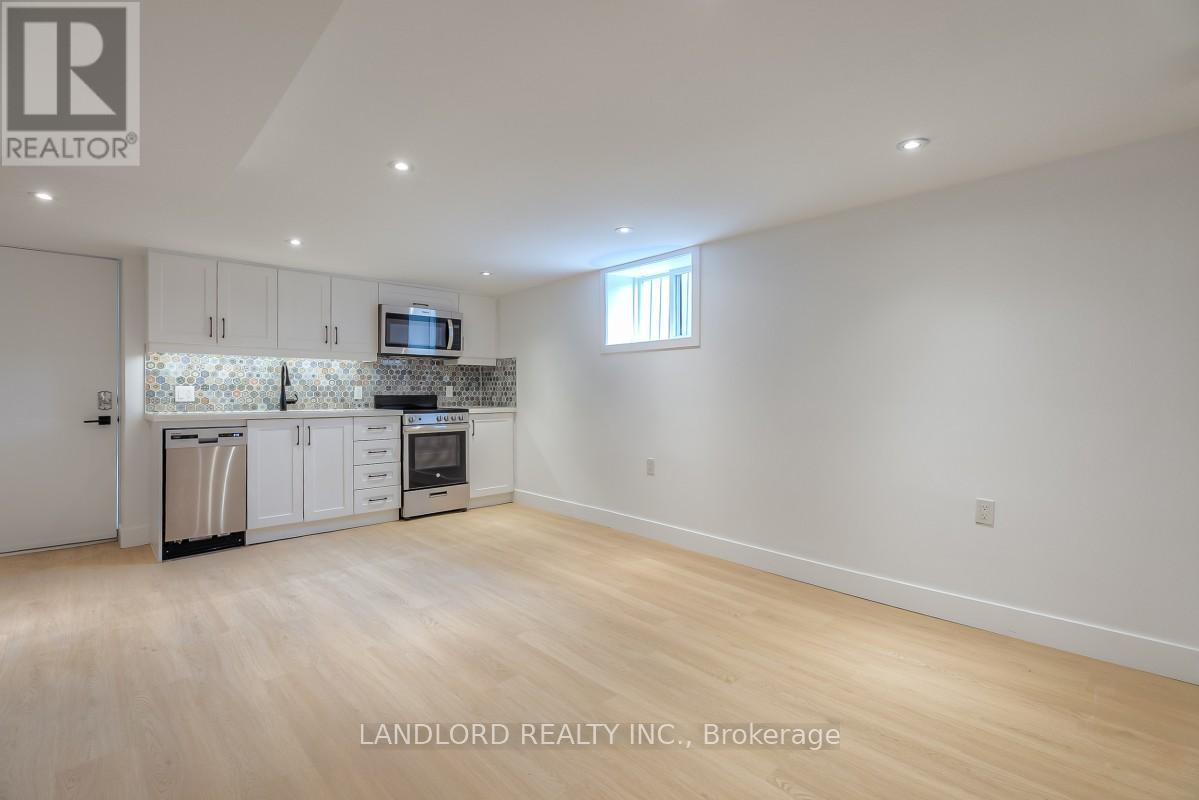 Lower - 429 Brock Avenue, Toronto, Ontario  M6H 3N7 - Photo 3 - C12961416