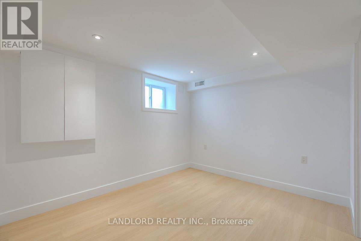 Lower - 429 Brock Avenue, Toronto, Ontario  M6H 3N7 - Photo 9 - C12961416