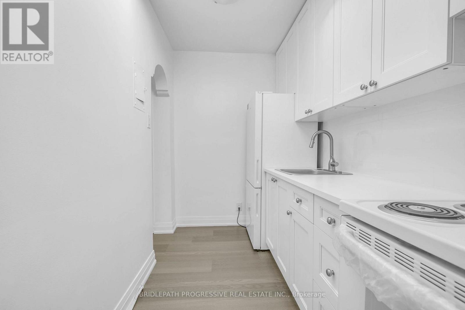 1 - 894 Eglinton Avenue W, Toronto, Ontario  M2K 1B7 - Photo 14 - C12961470