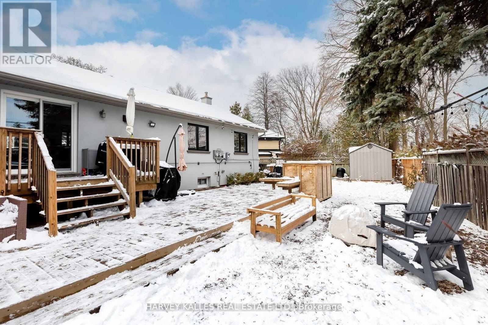 Left - 7 Rainham Place, Toronto, Ontario M3B 1A1 - Photo 17 - C12961486