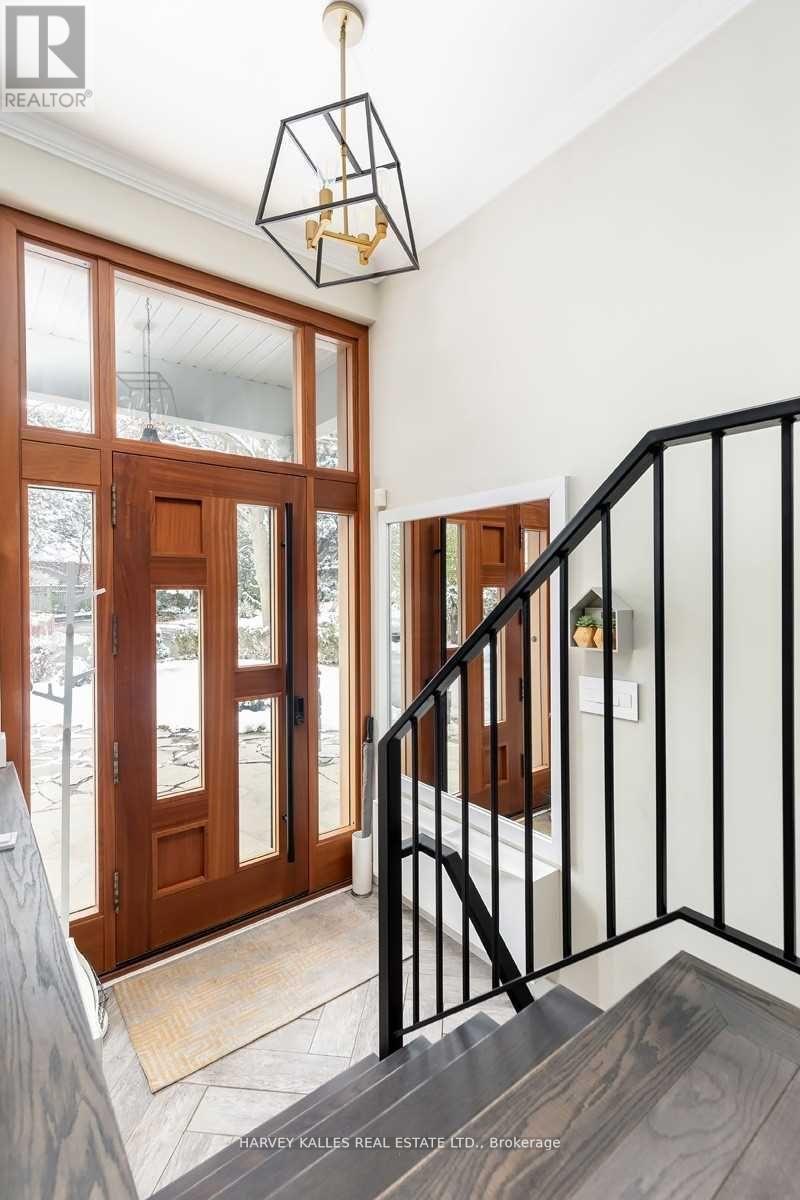 Left - 7 Rainham Place, Toronto, Ontario M3B 1A1 - Photo 2 - C12961486