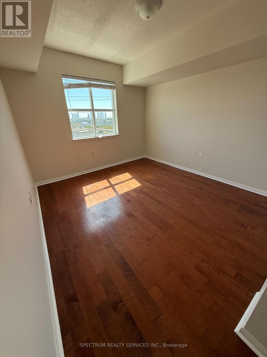 516 - 2500 Rutherford Road, Vaughan, Ontario  L4K 5N7 - Photo 10 - N12961490