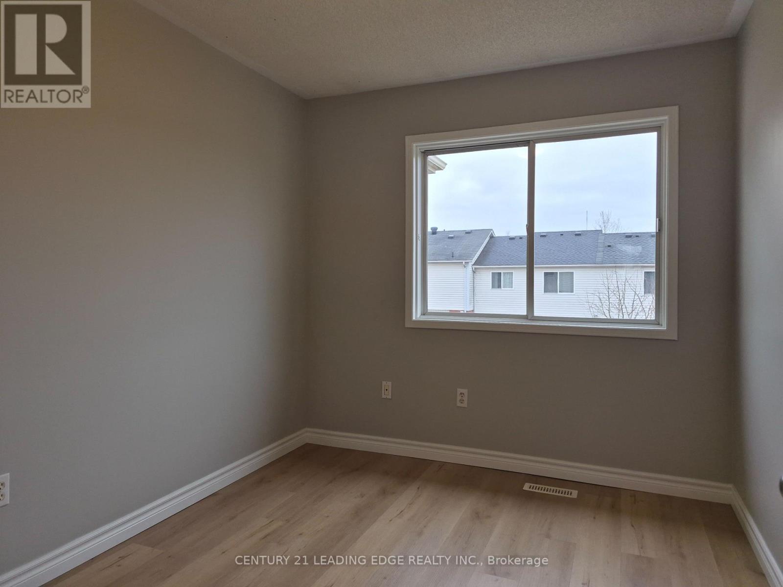 191 Pickett Crescent, Barrie, Ontario  L4N 8C2 - Photo 2 - S12961002