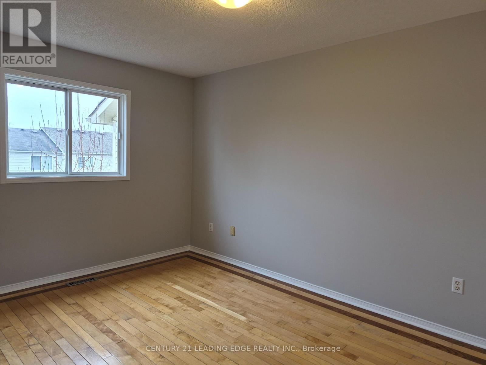 191 Pickett Crescent, Barrie, Ontario  L4N 8C2 - Photo 3 - S12961002