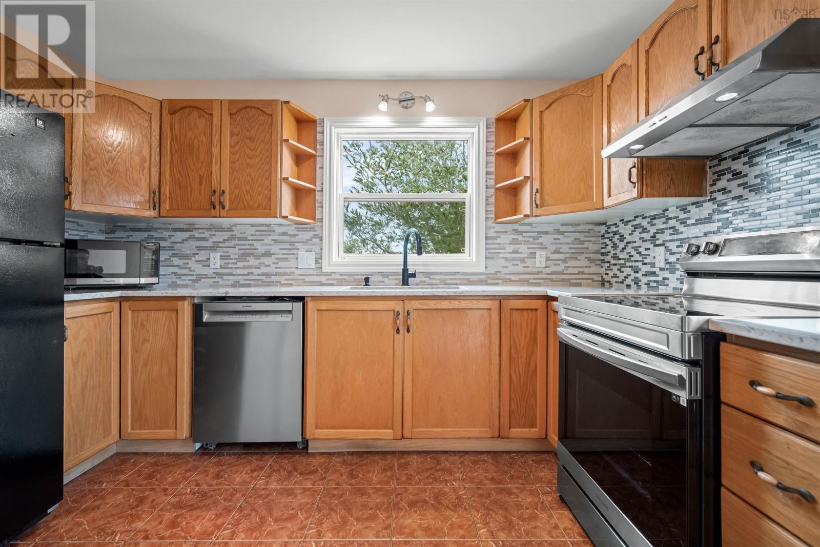 453 Young Street, Truro, Nova Scotia  B2N 3Y8 - Photo 12 - 202606380