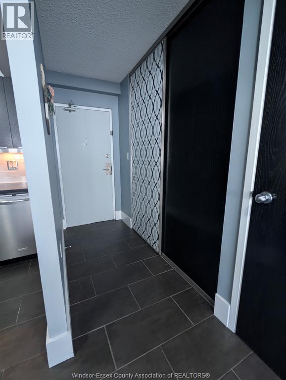 380 Pelissier Unit# 305, Windsor, Ontario  N9A 6V7 - Photo 2 - 26005984