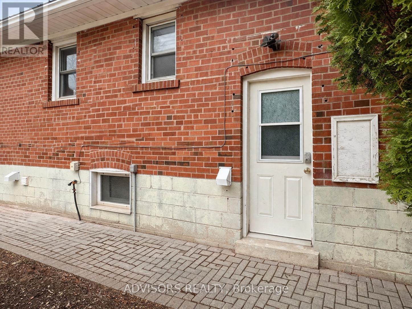 1470 Fisher Avenue, Burlington, Ontario  L7P 2L8 - Photo 12 - W12961356