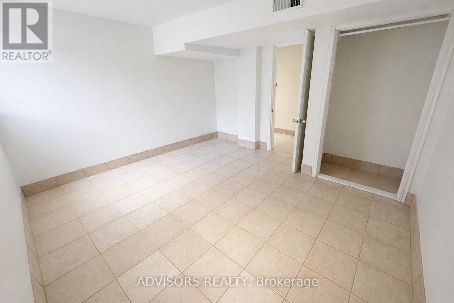 1470 Fisher Avenue, Burlington, Ontario  L7P 2L8 - Photo 6 - W12961356