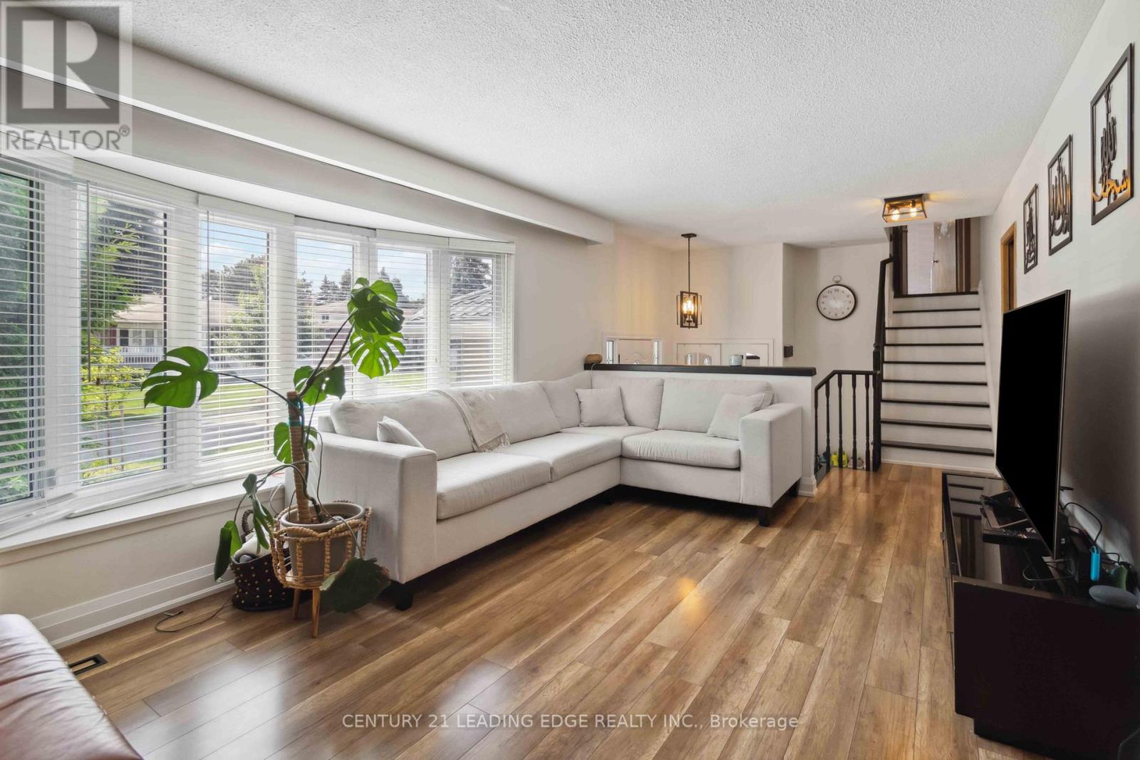 9 Trotters Lane, Brampton, Ontario  L6Y 1B5 - Photo 10 - W12961372