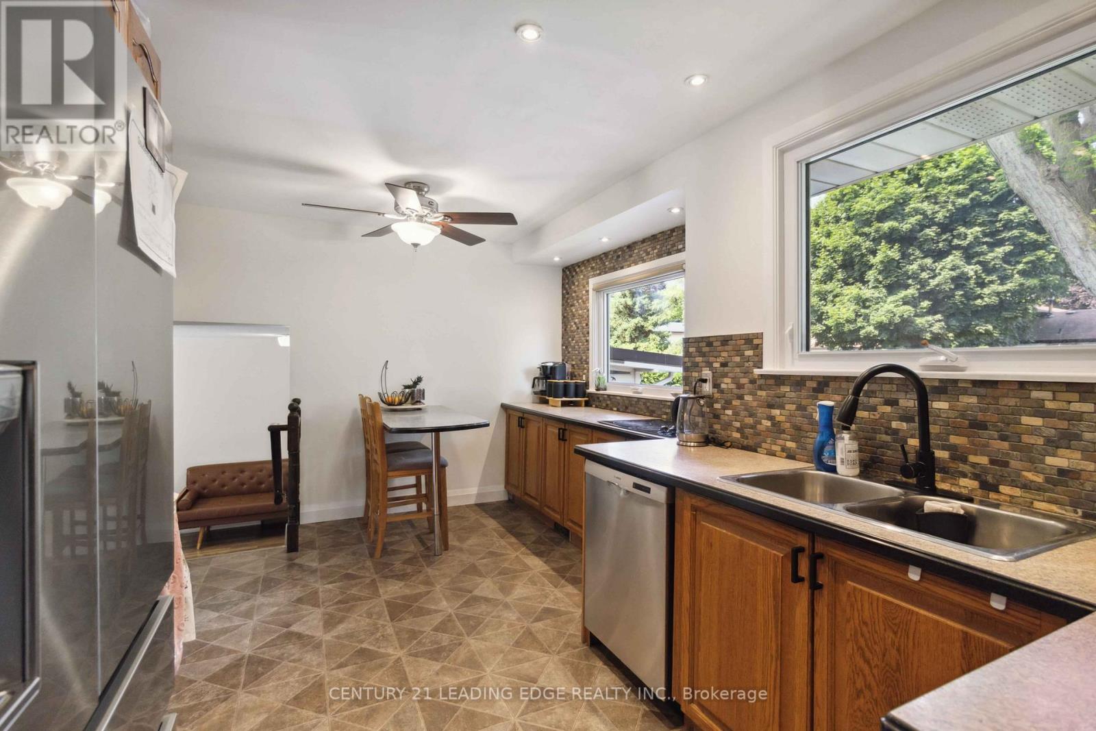 9 Trotters Lane, Brampton, Ontario  L6Y 1B5 - Photo 13 - W12961372