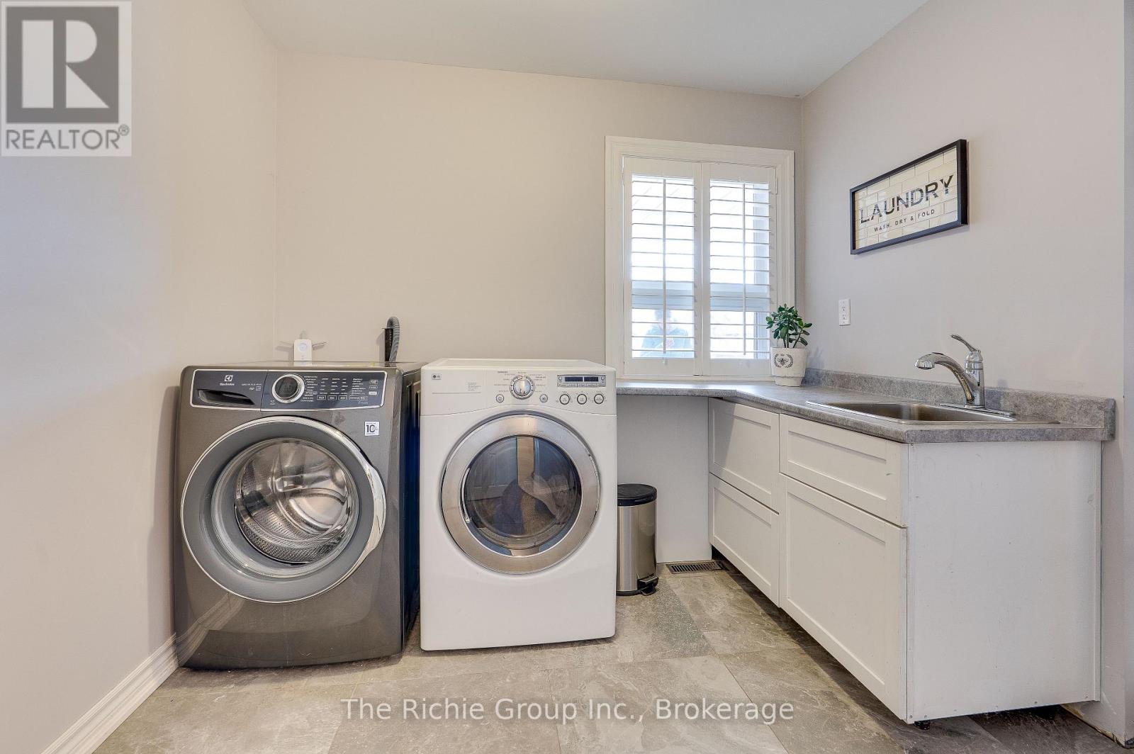 75 Marilyn Street, Caledon, Ontario  L7C 1H7 - Photo 14 - W12961406