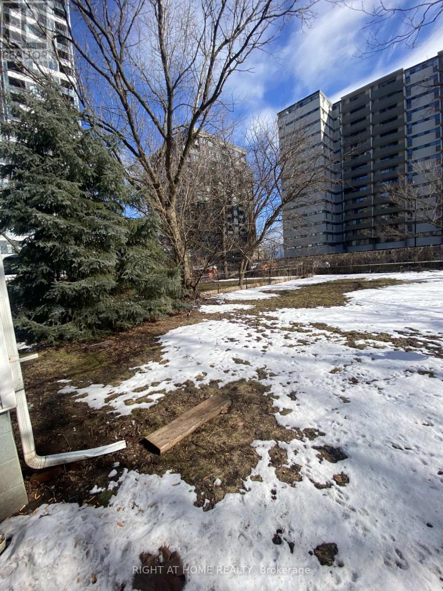 1286 Ontario Street, Burlington, Ontario  L7S 1E8 - Photo 6 - W12961432