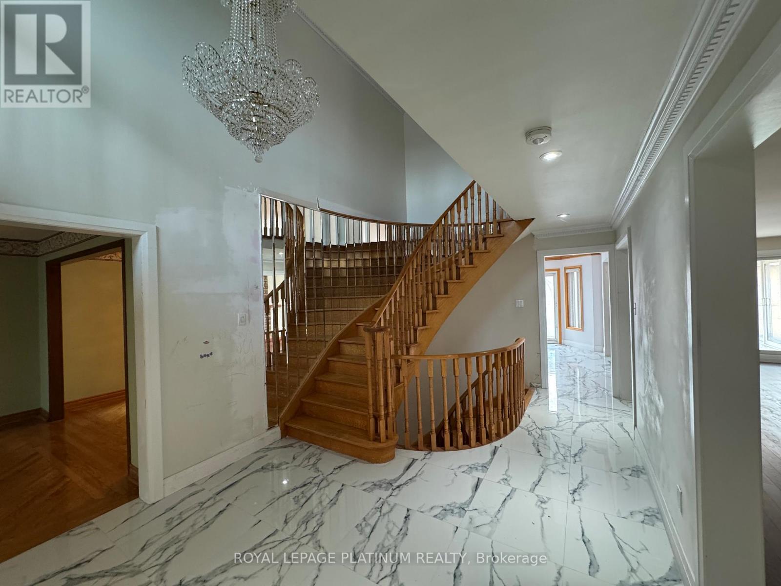 60 Brookfield Court, Brampton, Ontario  L6Y 4K4 - Photo 10 - W12961444