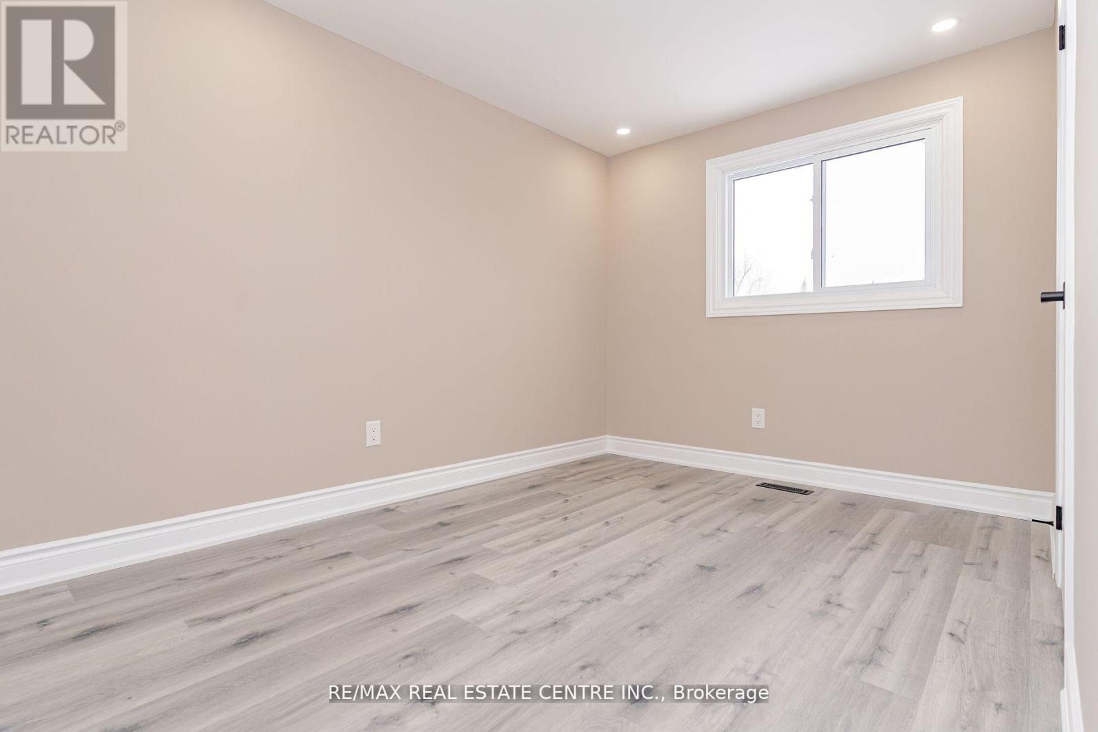 35 Feltre Avenue, Orangeville, Ontario L9W 3N8 - Photo 12 - W12961446