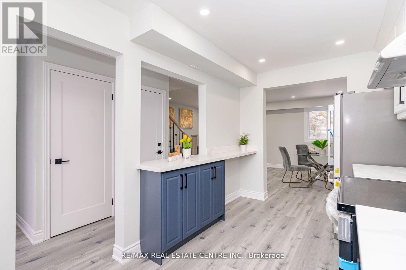 35 Feltre Avenue, Orangeville, Ontario L9W 3N8 - Photo 6 - W12961446