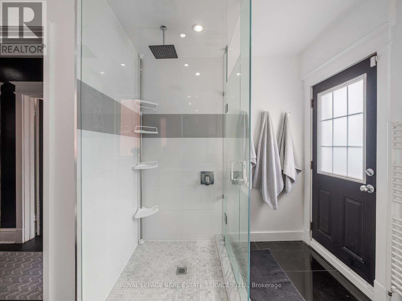 162 Medland Street, Toronto, Ontario  M6P 2N5 - Photo 29 - W12961472