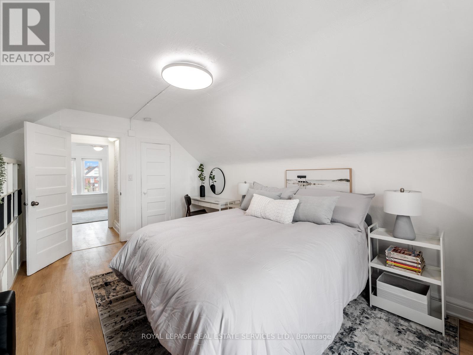 162 Medland Street, Toronto, Ontario  M6P 2N5 - Photo 37 - W12961472