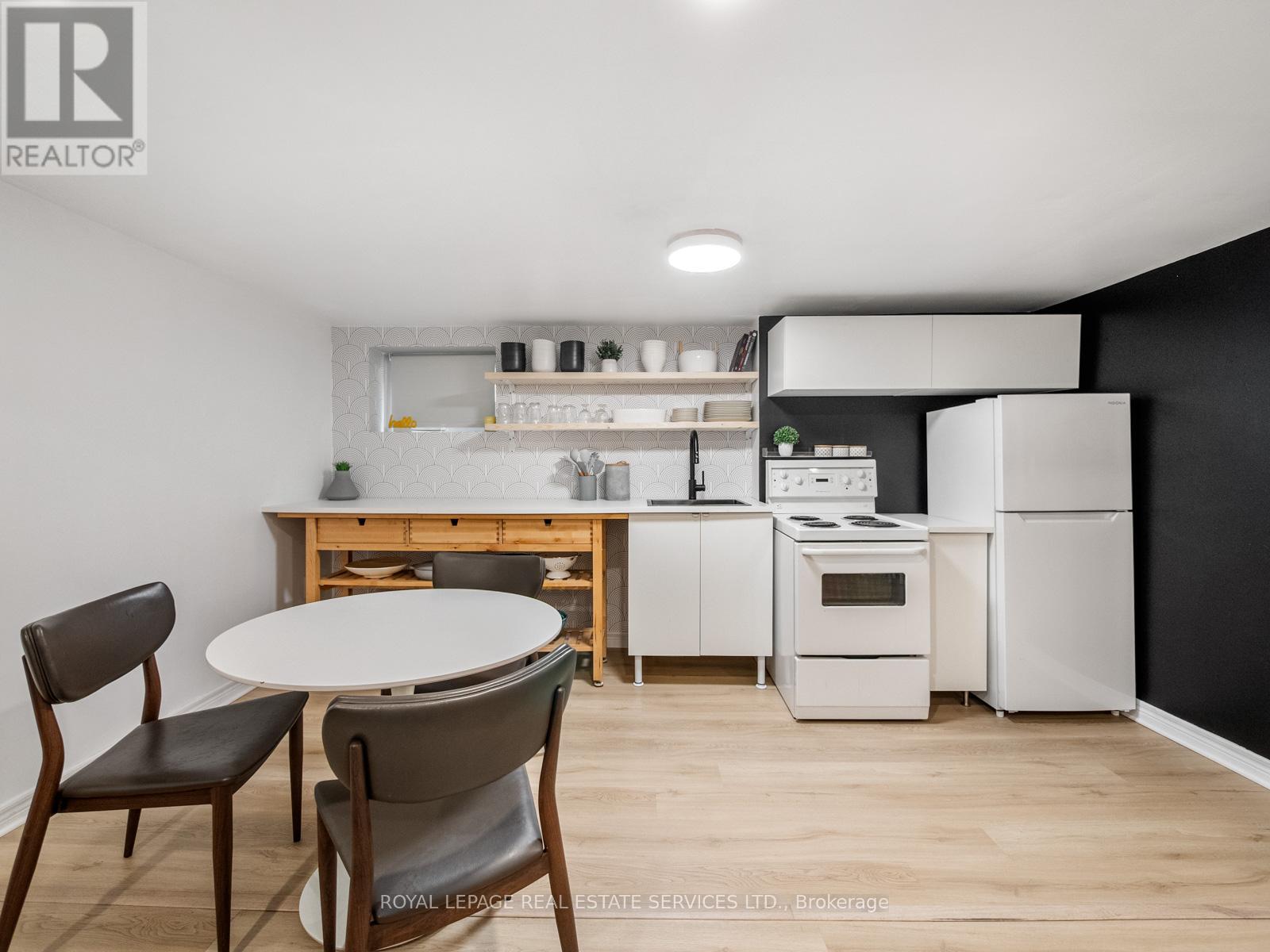 162 Medland Street, Toronto, Ontario  M6P 2N5 - Photo 40 - W12961472