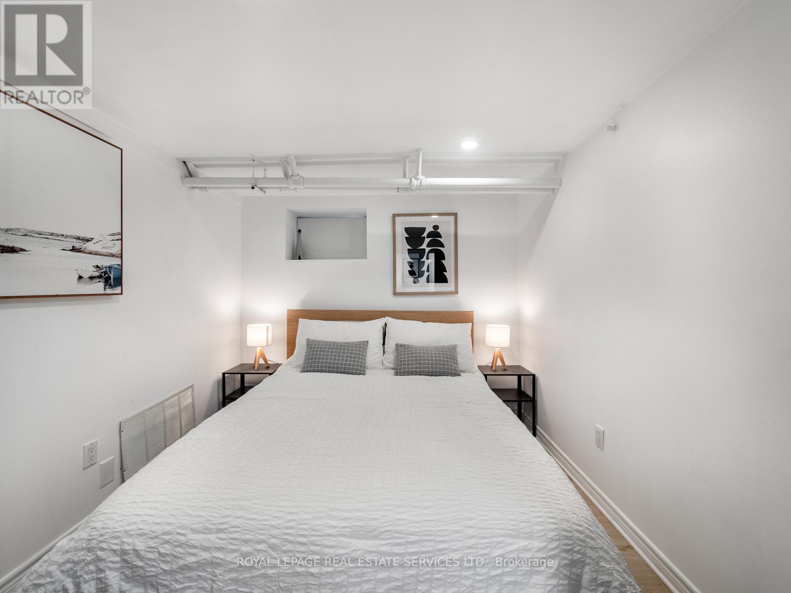 162 Medland Street, Toronto, Ontario  M6P 2N5 - Photo 42 - W12961472