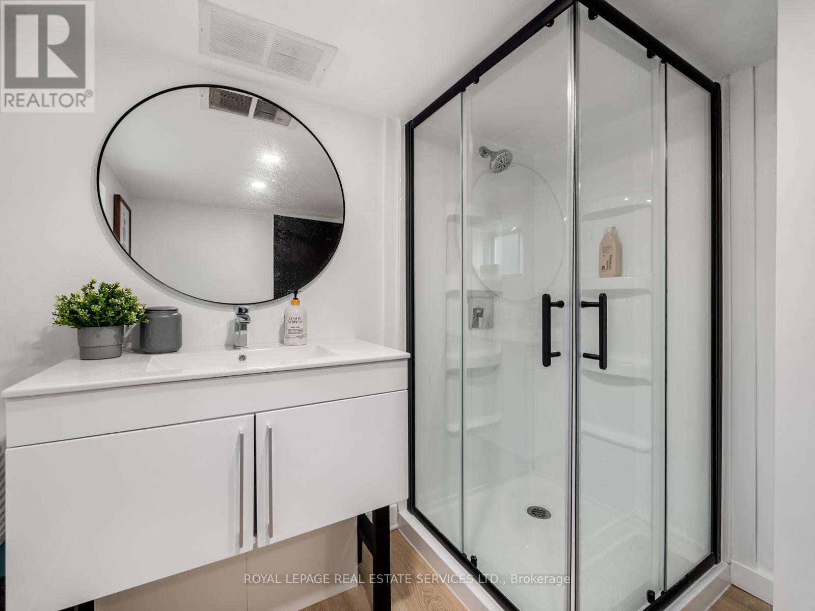 162 Medland Street, Toronto, Ontario  M6P 2N5 - Photo 44 - W12961472