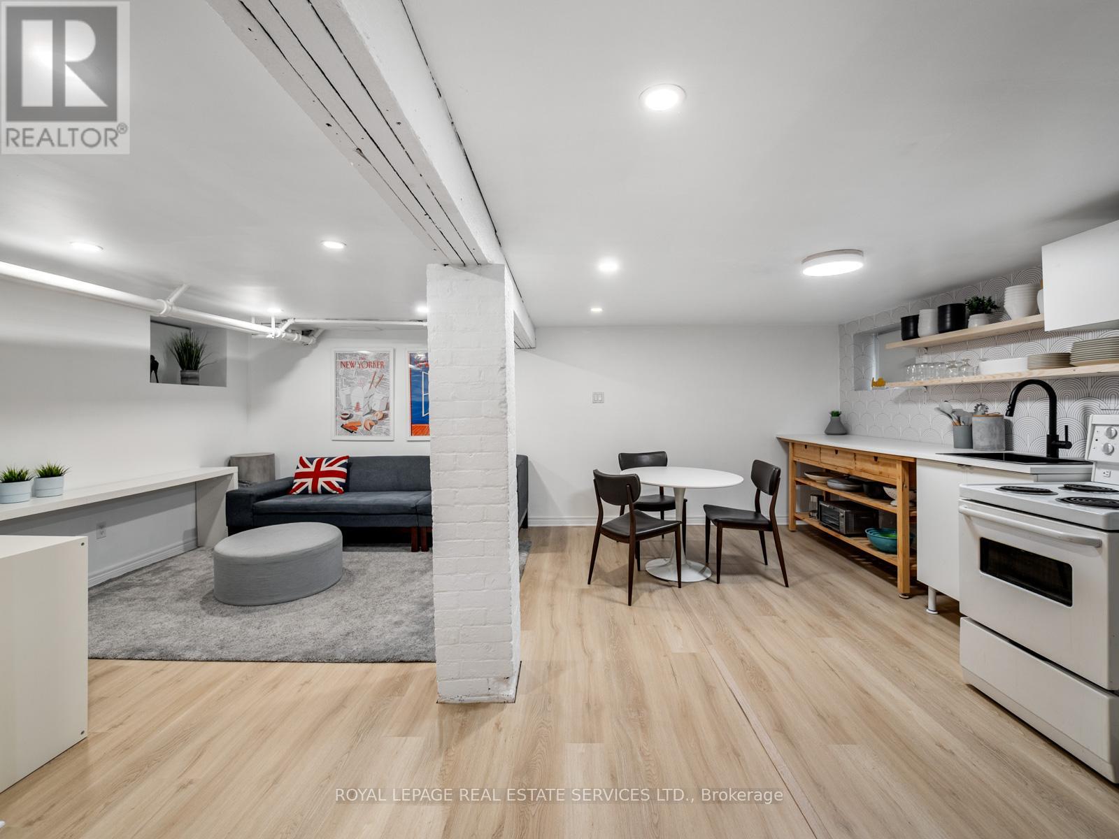 162 Medland Street, Toronto, Ontario  M6P 2N5 - Photo 45 - W12961472