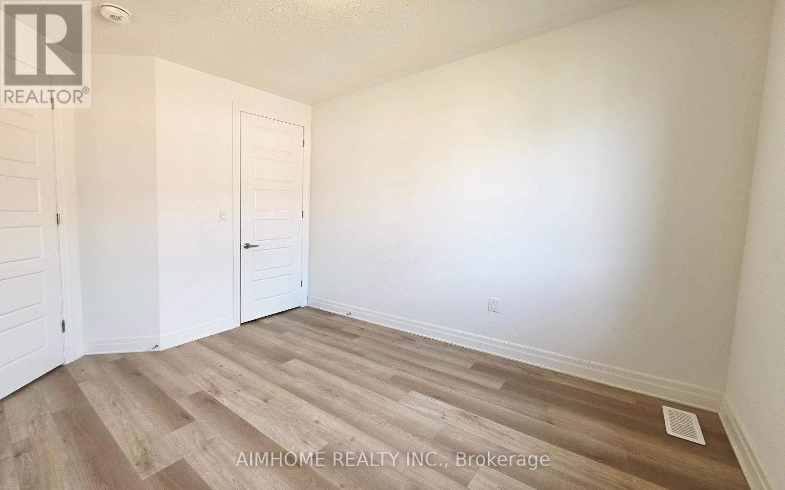 1195 Tanbark Avenue, Oakville, Ontario  L6H 3X1 - Photo 11 - W12961480