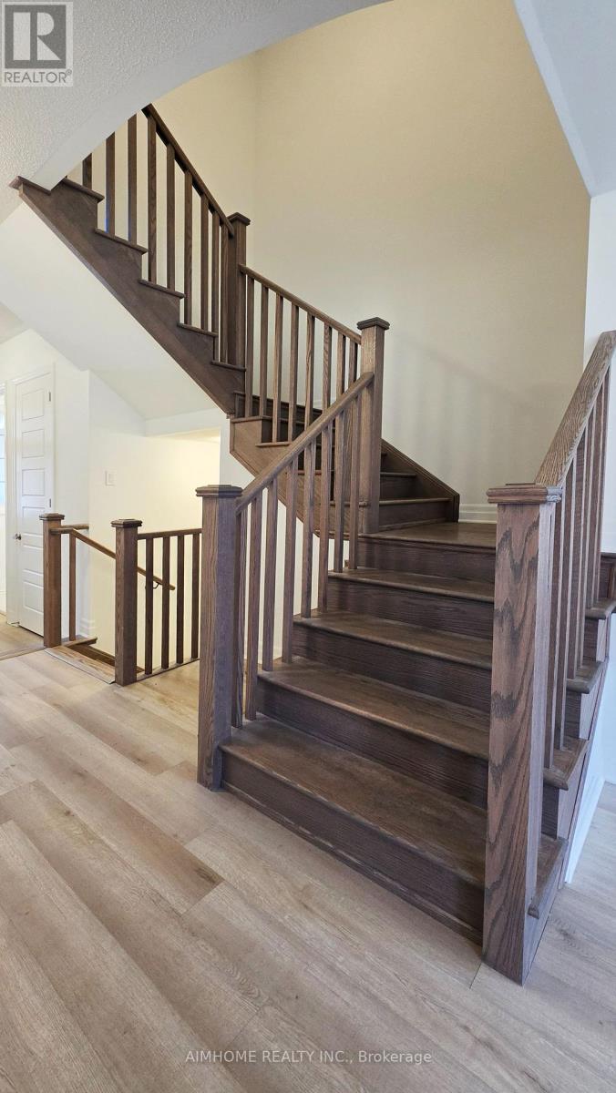 1195 Tanbark Avenue, Oakville, Ontario  L6H 3X1 - Photo 9 - W12961480