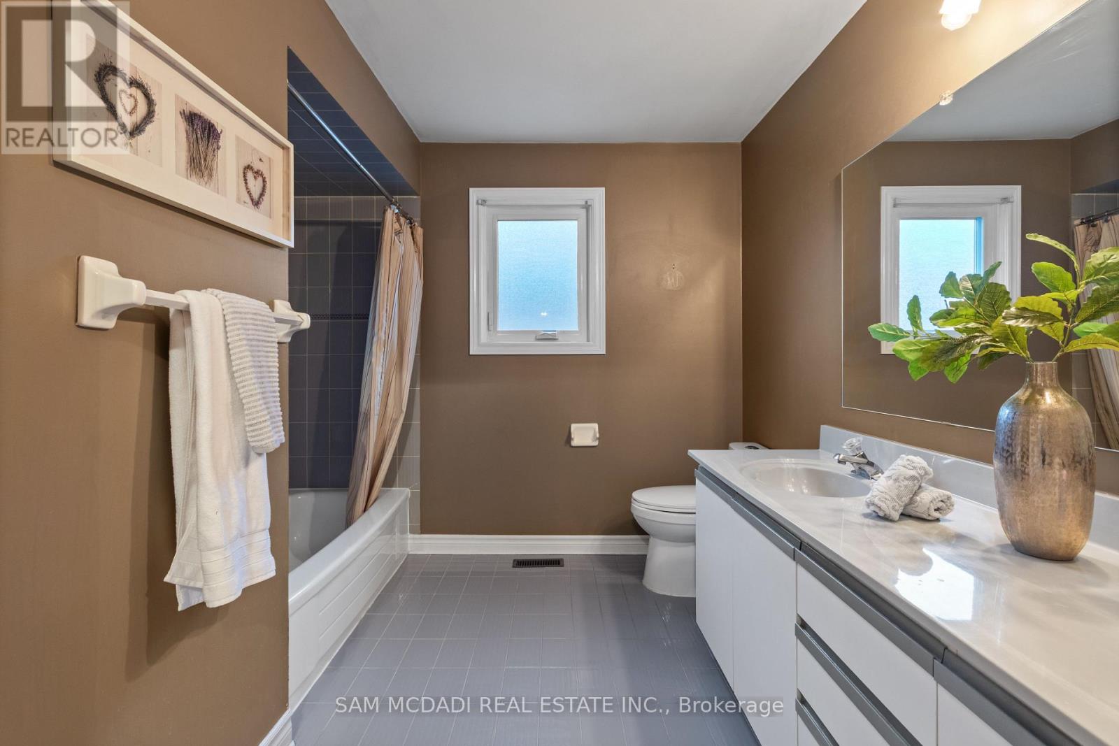 4873 Forest Hill Drive, Mississauga, Ontario  L5M 5B1 - Photo 32 - W12961502