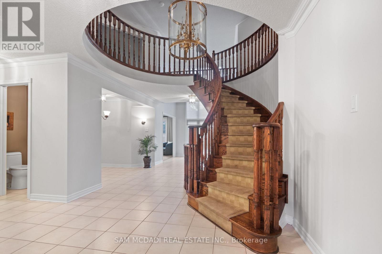 4873 Forest Hill Drive, Mississauga, Ontario  L5M 5B1 - Photo 4 - W12961502