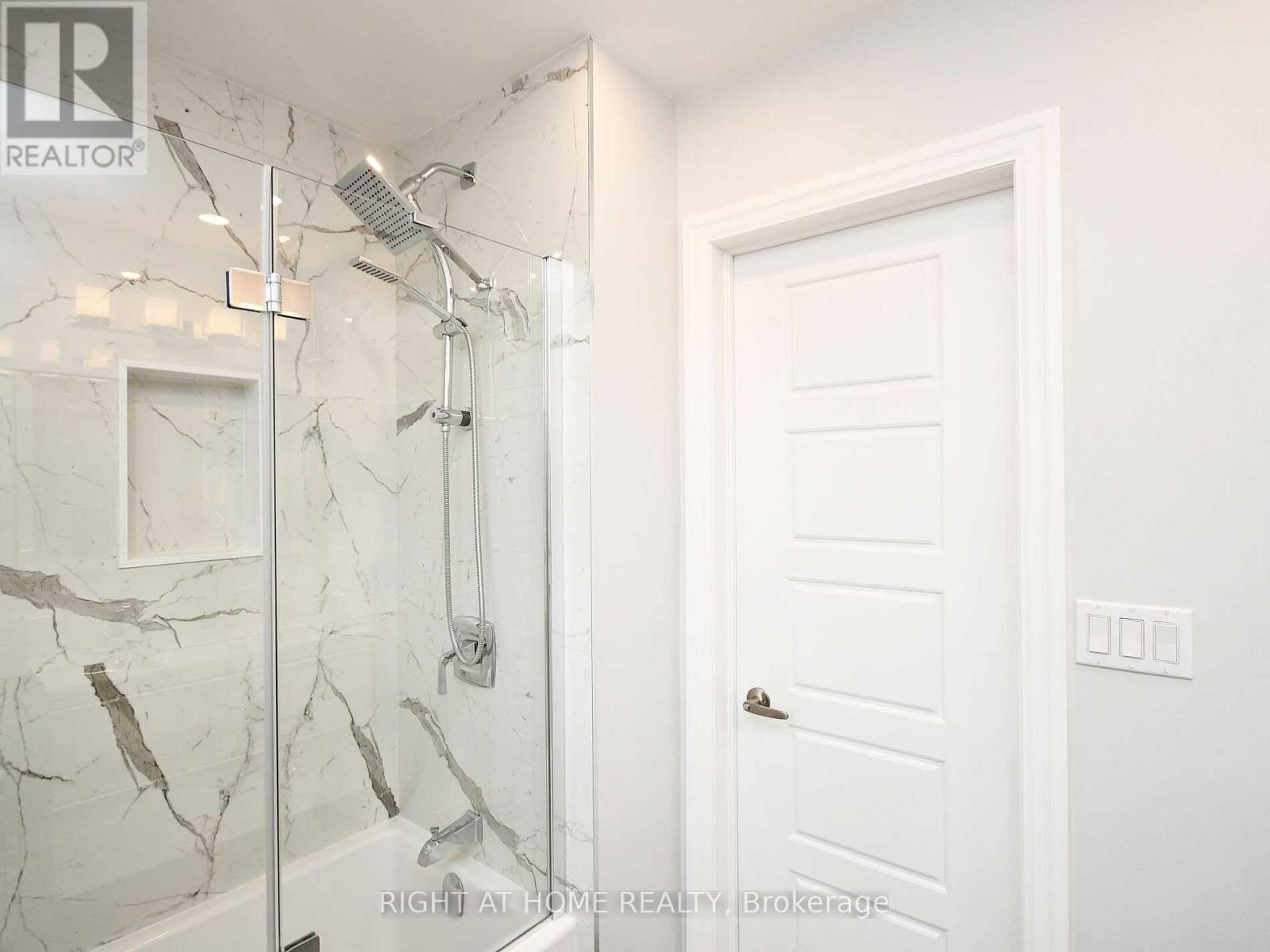 2123 Cliff Road, Mississauga, Ontario  L5A 2N6 - Photo 14 - W12961508