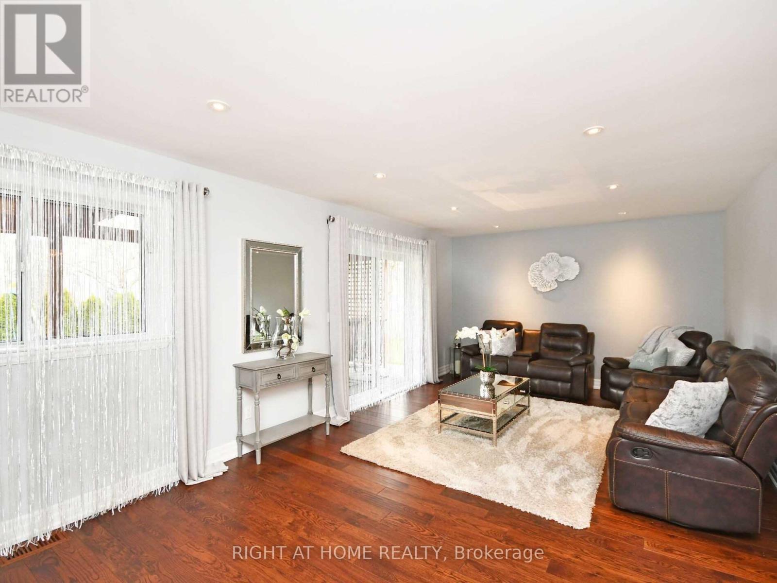 2123 Cliff Road, Mississauga, Ontario  L5A 2N6 - Photo 19 - W12961508