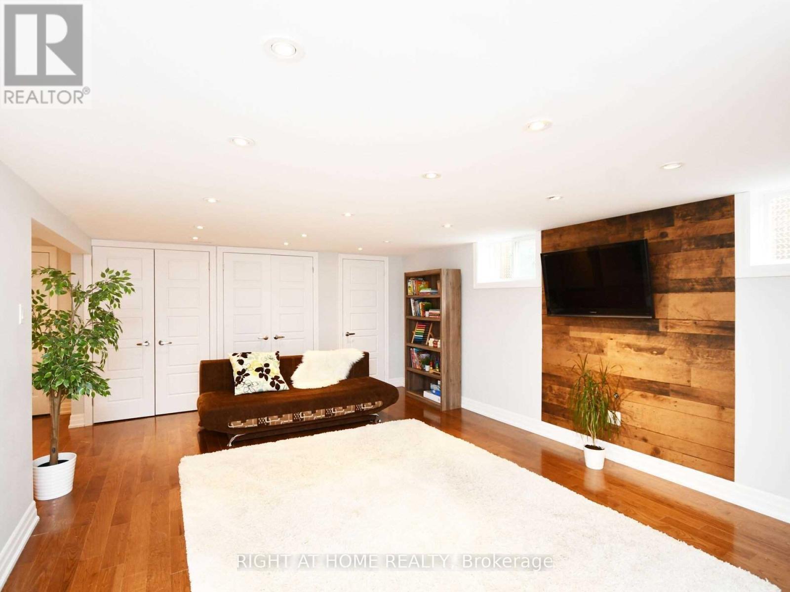 2123 Cliff Road, Mississauga, Ontario  L5A 2N6 - Photo 24 - W12961508