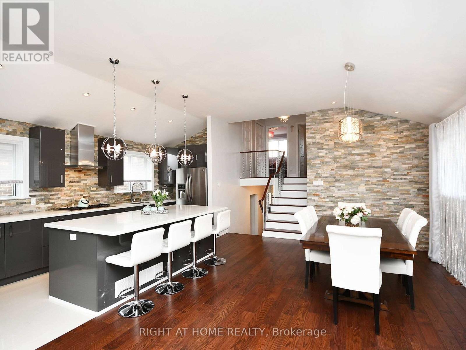 2123 Cliff Road, Mississauga, Ontario  L5A 2N6 - Photo 6 - W12961508