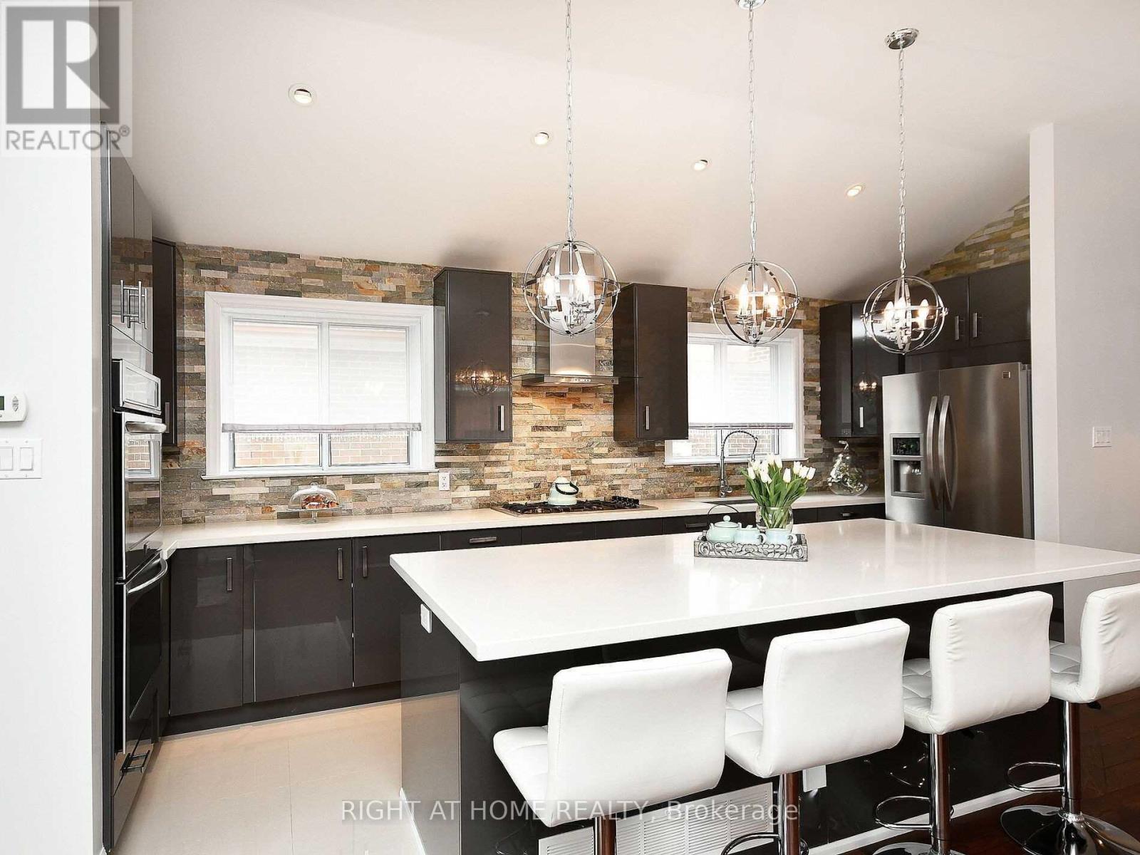 2123 Cliff Road, Mississauga, Ontario  L5A 2N6 - Photo 9 - W12961508