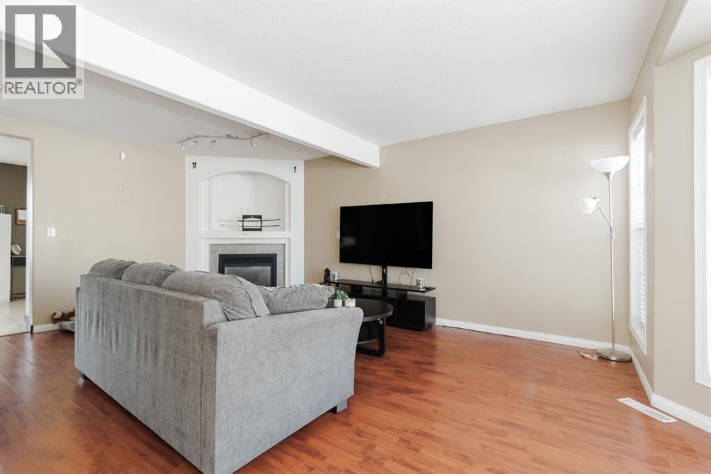 103 Bear Paw Drive, Fort Mcmurray, Alberta  T9K 2L8 - Photo 5 - A2289431