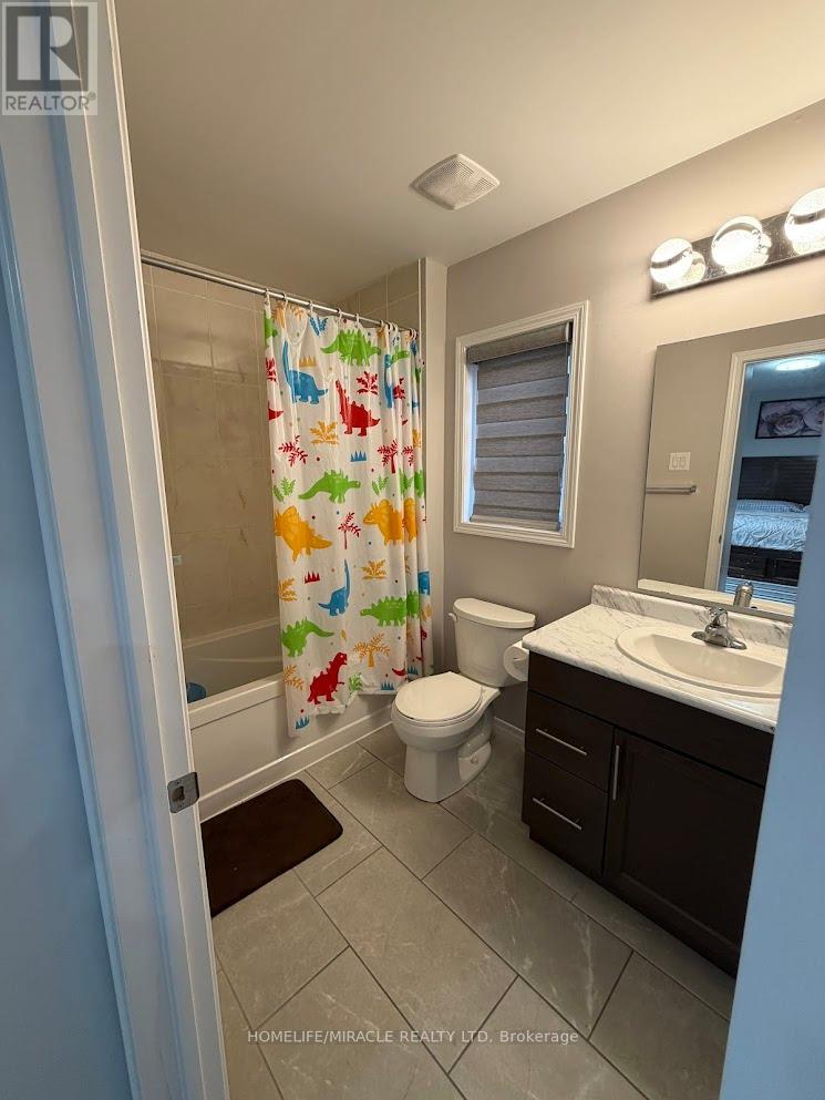 67 Saddlebrook Court, Kitchener, Ontario  N2R 0P6 - Photo 5 - X12961342