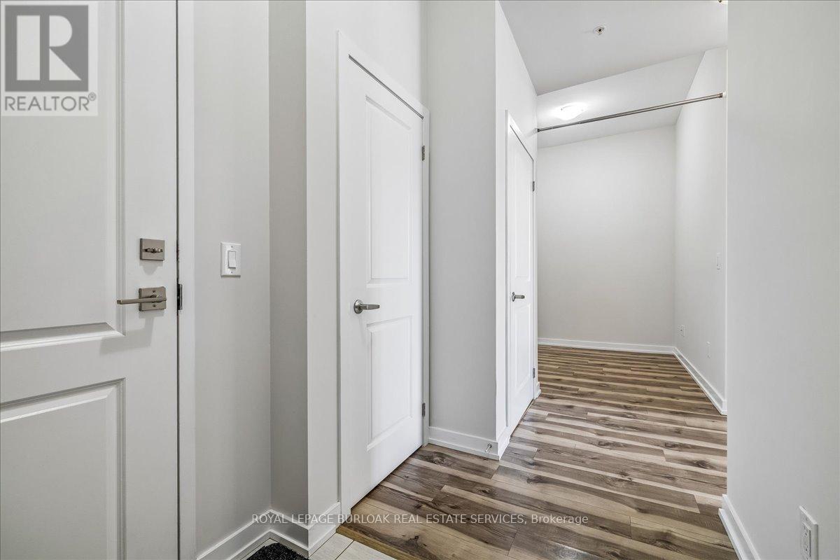 1001 - 81 Robinson Street, Hamilton, Ontario  L8P 0C2 - Photo 11 - X12961418