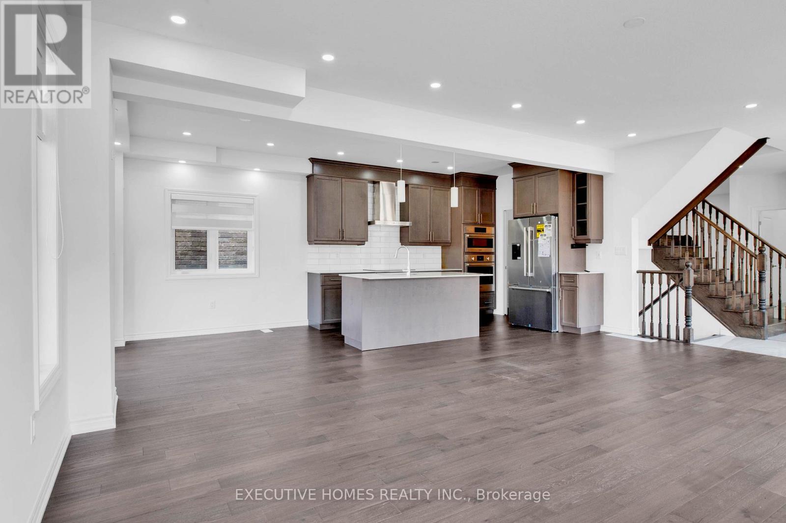 183 Longboat Run W, Brantford, Ontario  N3T 5L5 - Photo 10 - X12961430