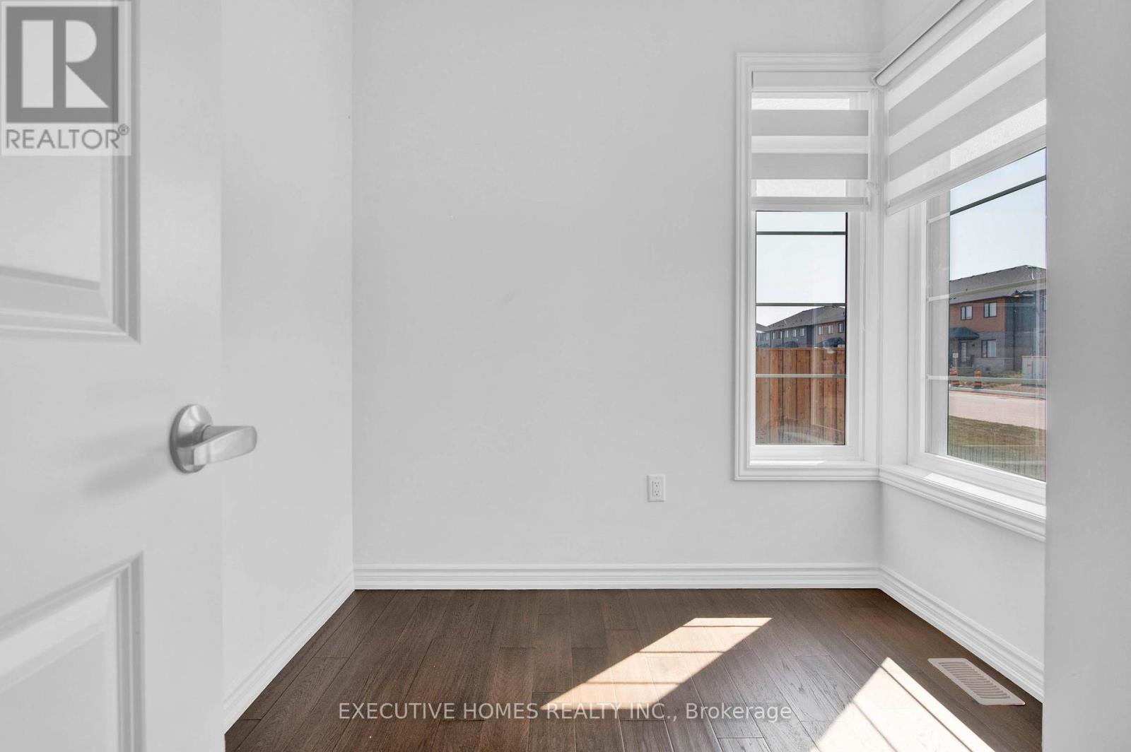 183 Longboat Run W, Brantford, Ontario  N3T 5L5 - Photo 16 - X12961430