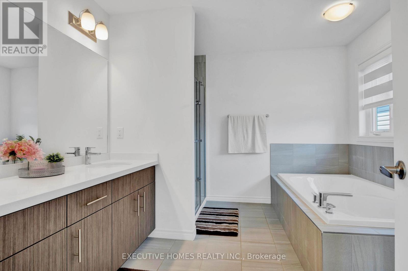 183 Longboat Run W, Brantford, Ontario  N3T 5L5 - Photo 24 - X12961430