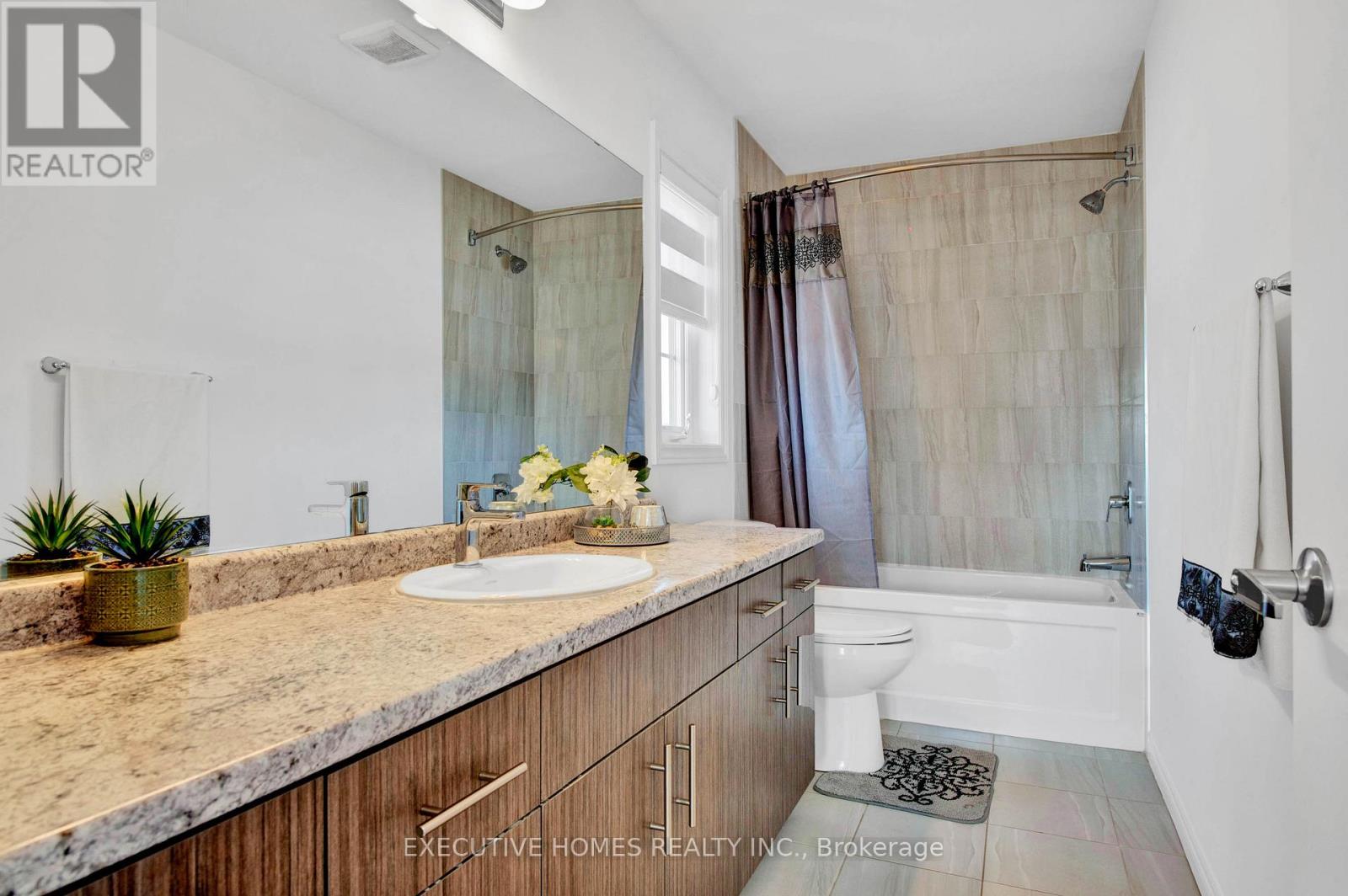 183 Longboat Run W, Brantford, Ontario  N3T 5L5 - Photo 32 - X12961430