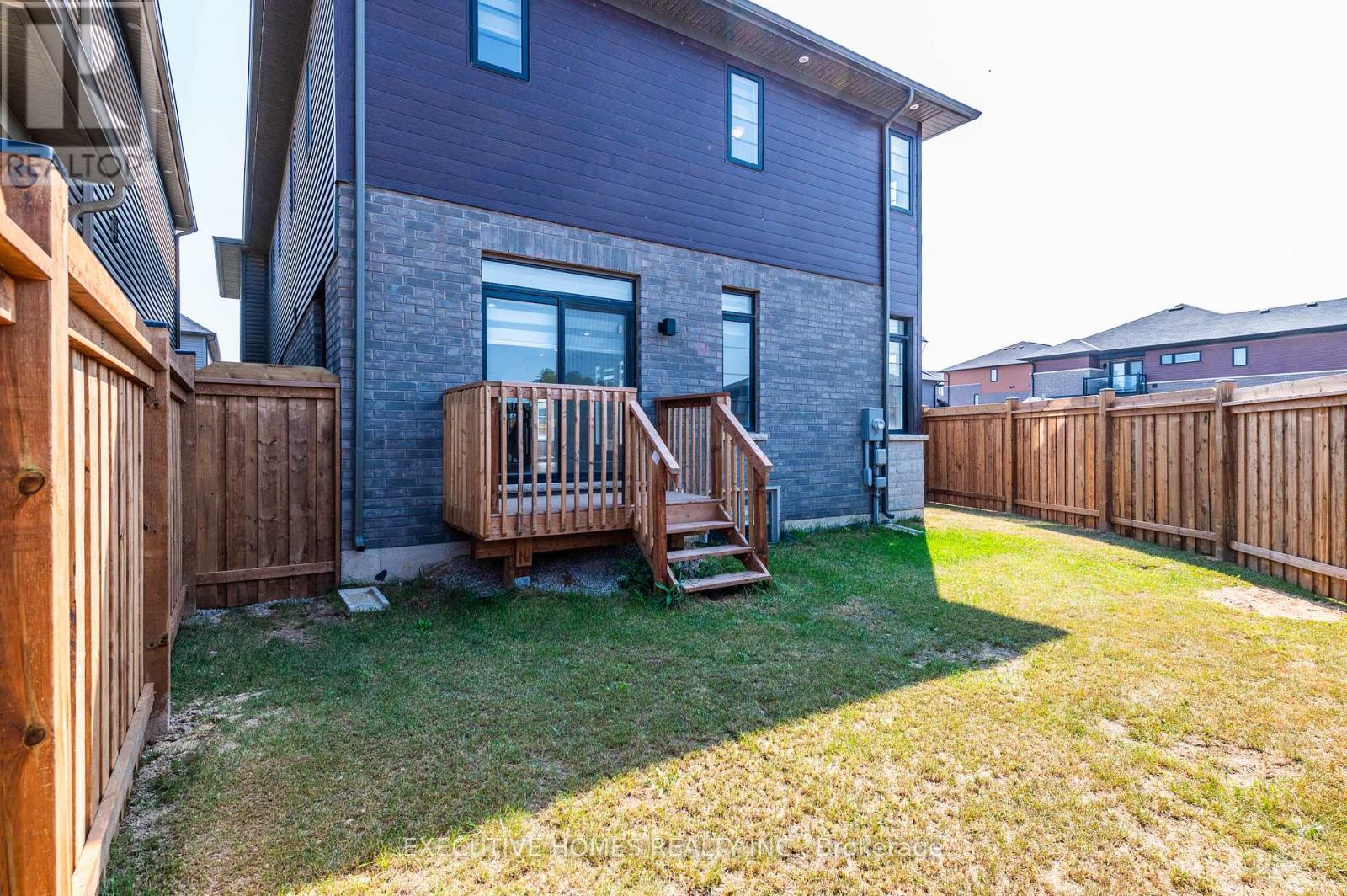 183 Longboat Run W, Brantford, Ontario  N3T 5L5 - Photo 40 - X12961430