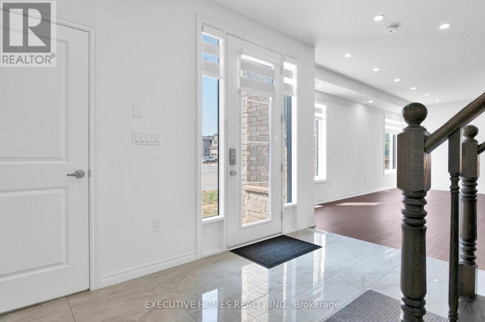 183 Longboat Run W, Brantford, Ontario  N3T 5L5 - Photo 6 - X12961430