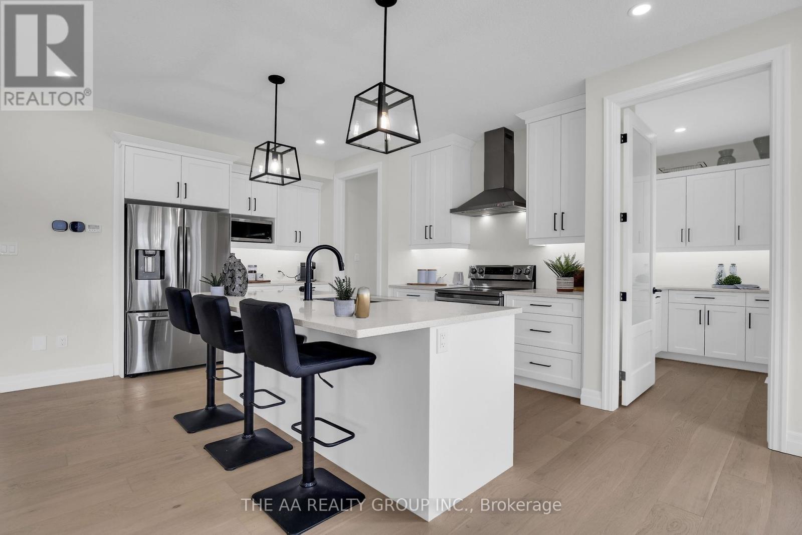 187 Foxborough Place, Thames Centre, Ontario  N0M 2P0 - Photo 13 - X12961454