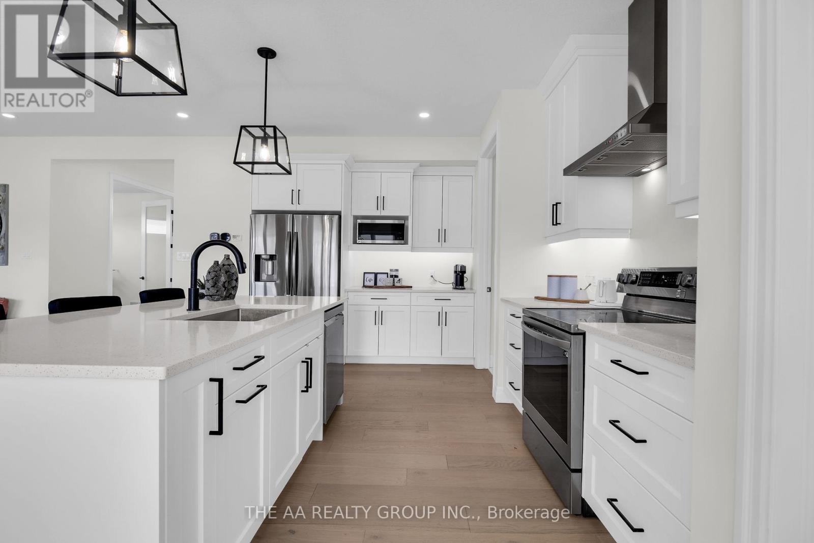 187 Foxborough Place, Thames Centre, Ontario  N0M 2P0 - Photo 14 - X12961454