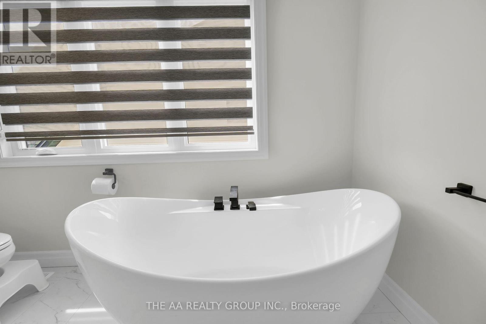 187 Foxborough Place, Thames Centre, Ontario  N0M 2P0 - Photo 31 - X12961454