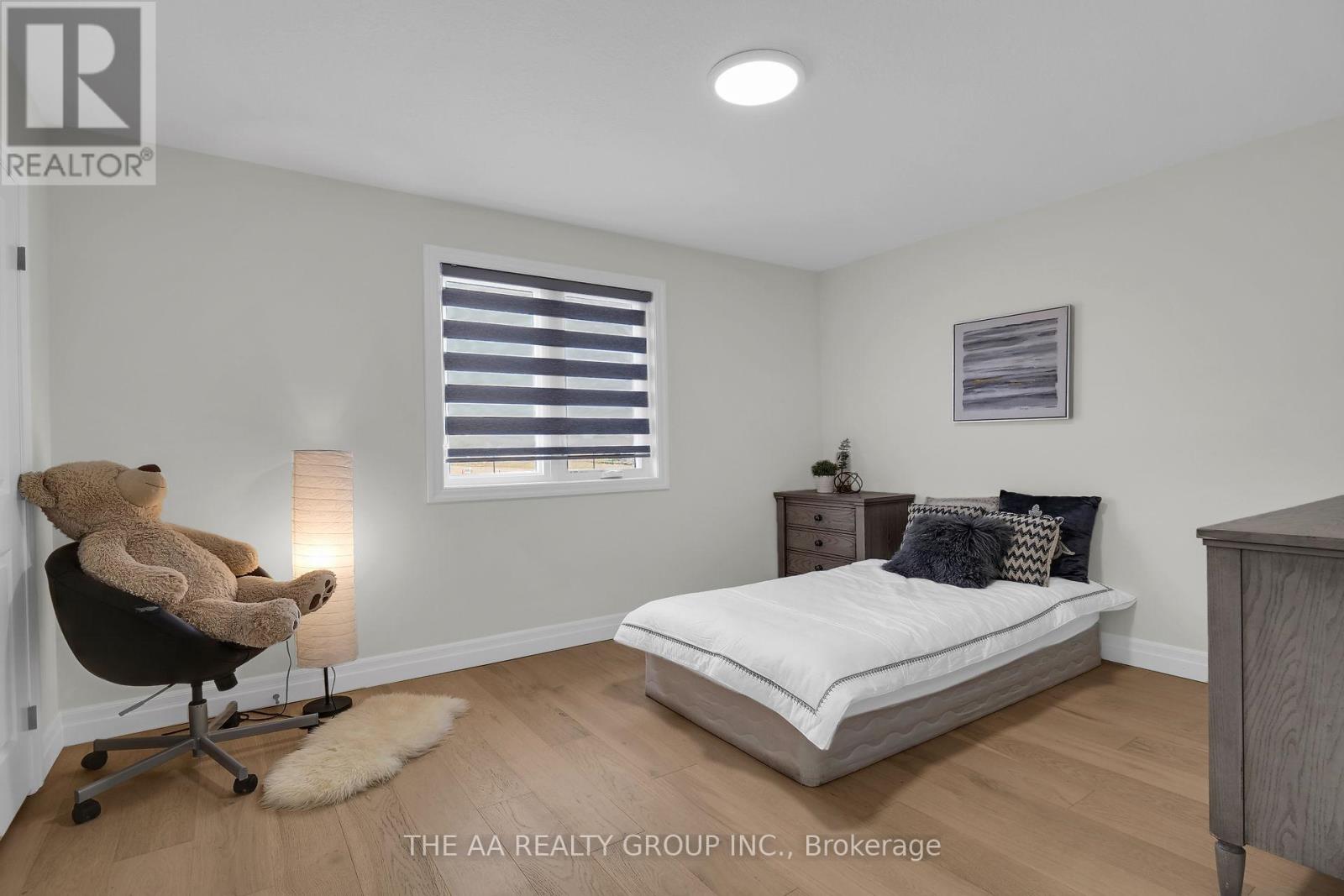 187 Foxborough Place, Thames Centre, Ontario  N0M 2P0 - Photo 35 - X12961454