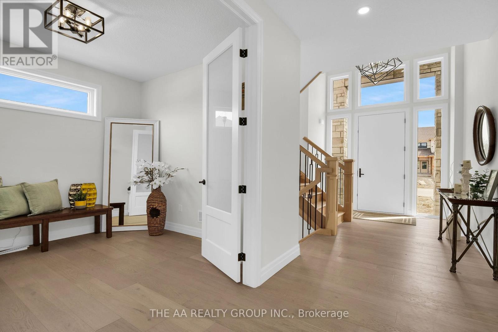 187 Foxborough Place, Thames Centre, Ontario  N0M 2P0 - Photo 6 - X12961454