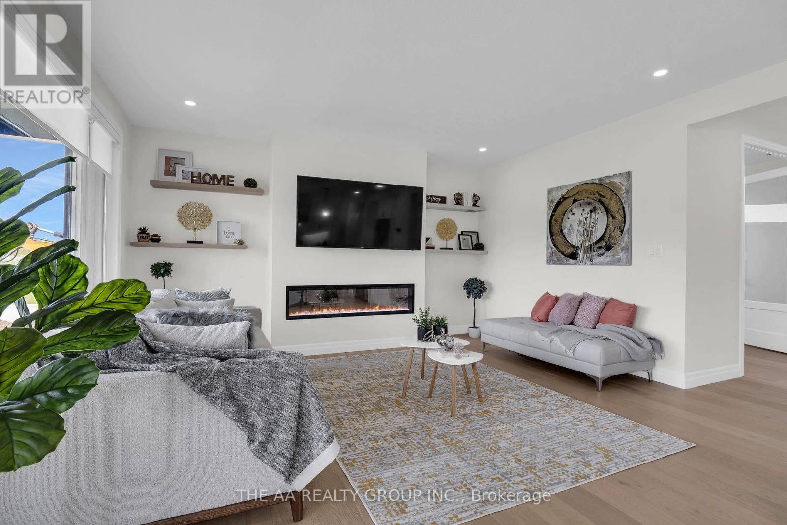 187 Foxborough Place, Thames Centre, Ontario  N0M 2P0 - Photo 9 - X12961454