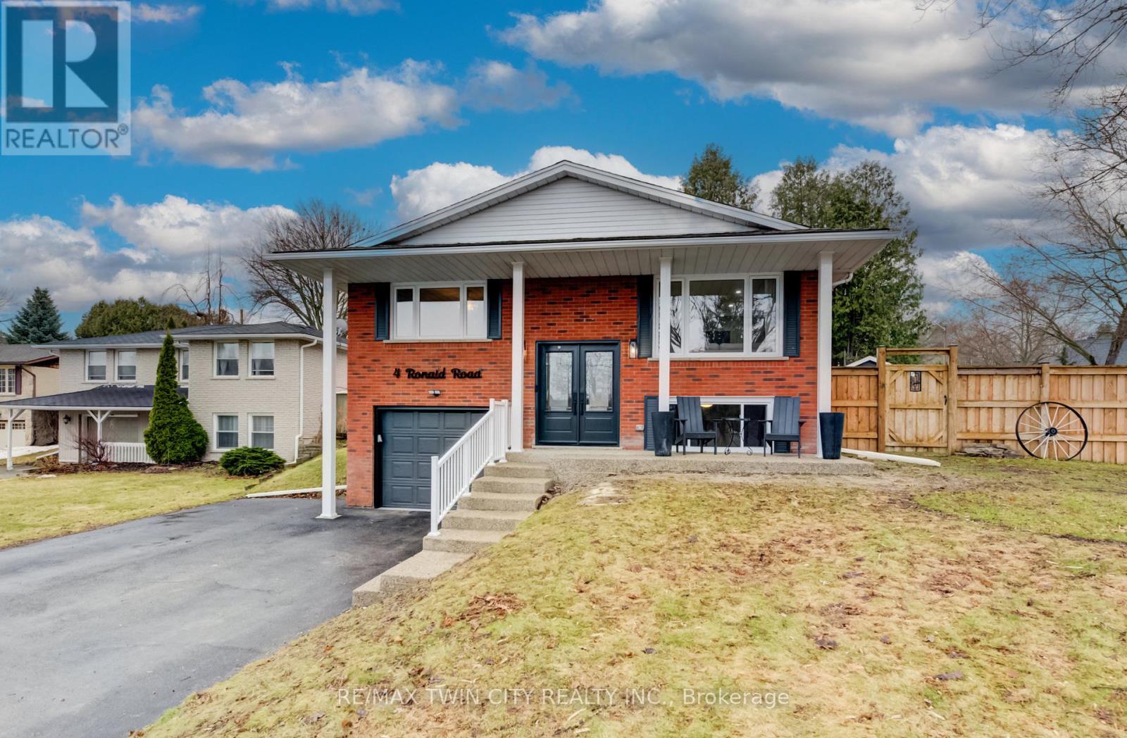 4 RONALD ROAD, Cambridge, Ontario